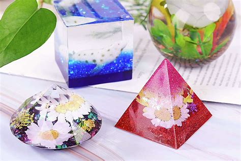 How to Make Resin Art with Molds: A Guide to Creative Expressions